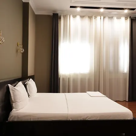 Monun Boutique 3* تيرانا