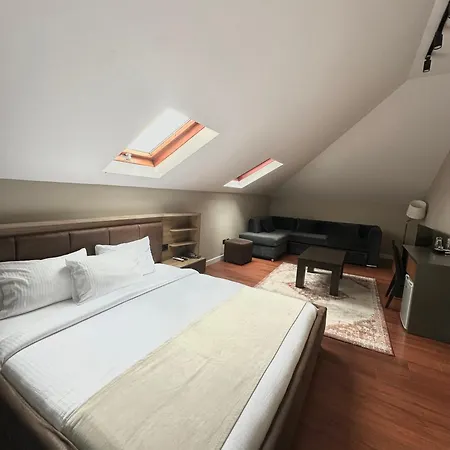 Monun Boutique 3* Tiran